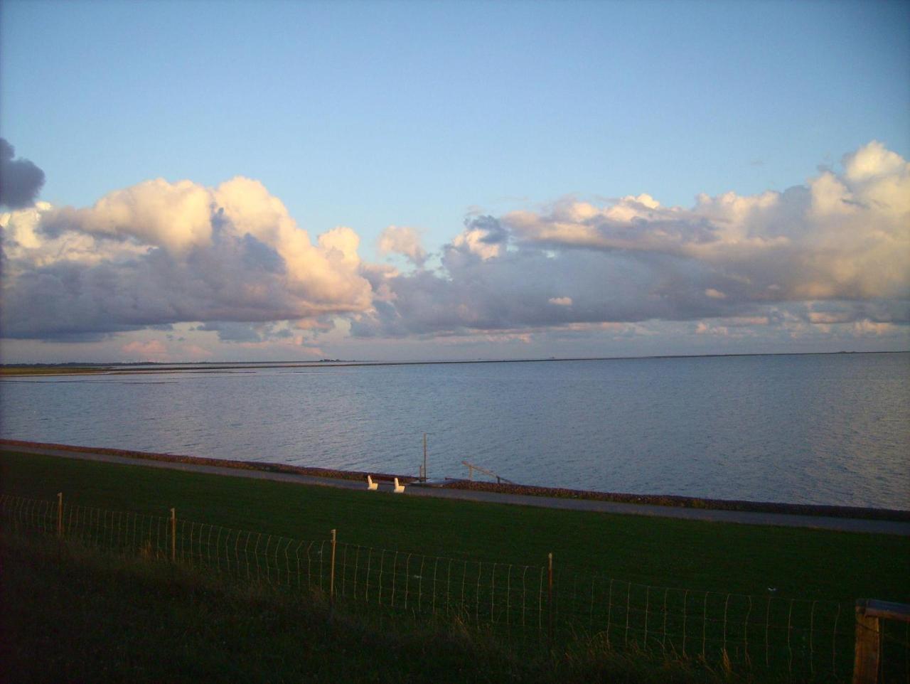 Haus-Halligblick-Ferienwohnung-Hamburger-Hallig Dagebull Bagian luar foto